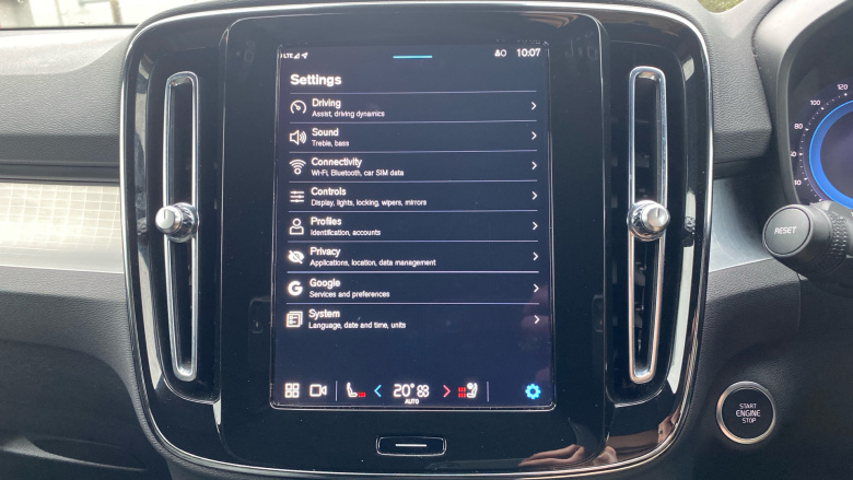 Volvo XC40 2.0 B4P Plus Dark 5dr Auto Petrol Estate